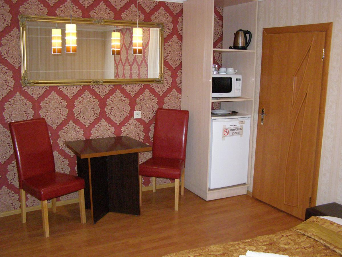 Sadok Hotel Kyiv Exterior photo